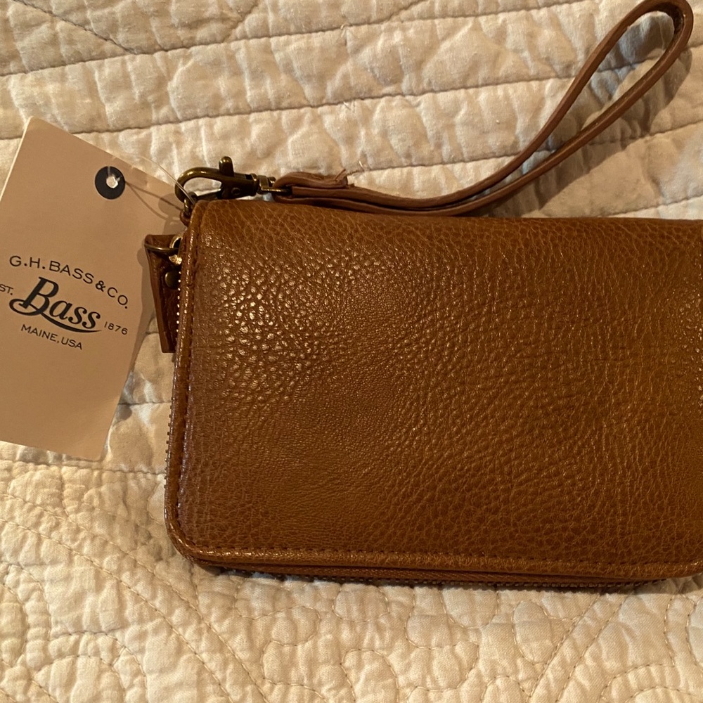 Bass Leather Zip Wristlet